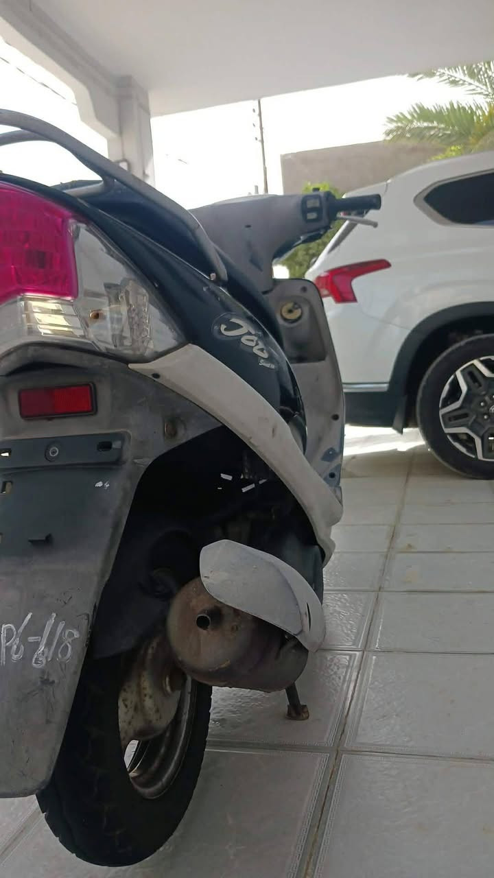 سلام عليكم دراجه كفاله عامه برغي ما مفتوح ييها دراجه بلادي نضافه 100/90 ملاحه فوللل سعر خاص تواصل *********** دراجه صالها فتره من نزلت من الحاويه ما متعوبه
