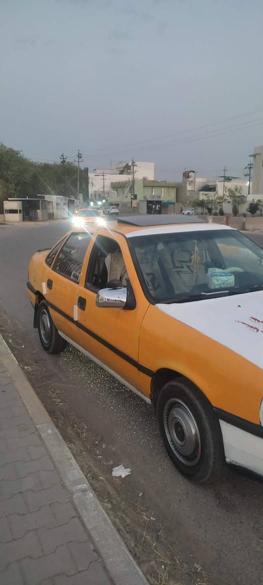 سلام عليكم  فكتره البيع موديل 94 محرك 18 بيه بطاقه بانزين سياره جاهزه ما ناقصه شي شراي نتصل السعر 26   رقم  ***********
