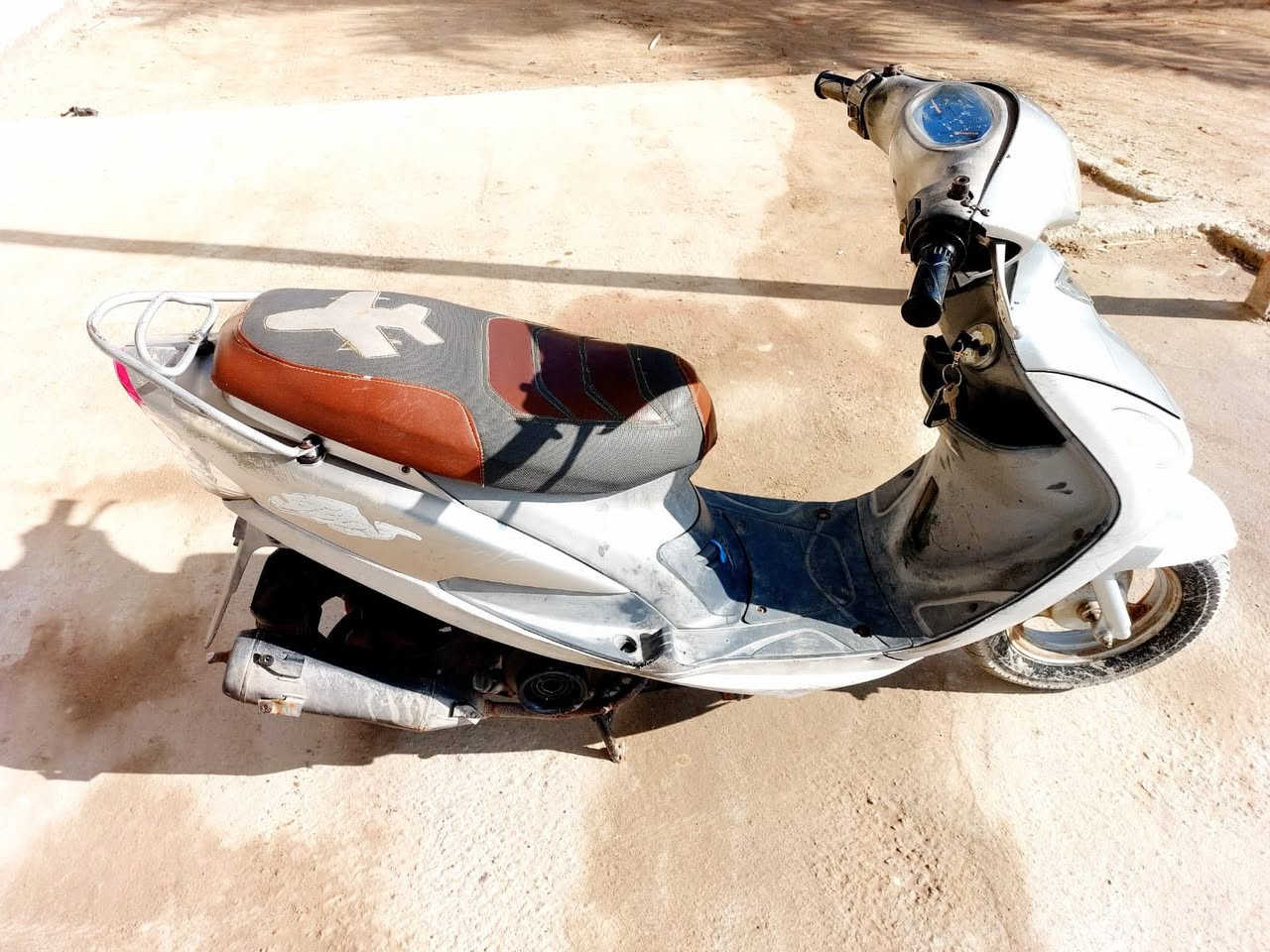 سلام عليكم. 
ماكس قجمه للبيع مفتوحه 
دراجه كلها ختم واحد ويا مكينه 
شغاله من كلشي مكينه ناعمه 
مكلف بنشر سعر 650وبيها مجال 
مكاني بصره قضاء المدينة 
***********
