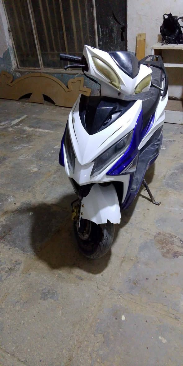 السلام عليكم ورحمة الله وبركاته
للبيع دراجه سكنس صيني. جي تي ار  شغاله ما عوزها شيء. كلها شغاله  فقط دخان اول ماتشتغل. وكتف اشاير   مكاني سوق الشيوخ تقاطع العكيكه كرمه ورا الإسعاف الفوري والفوج 

***********
