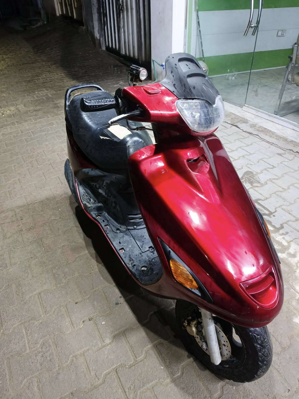 سلام عليكم 
فراشه البيع 
نضافه فول شلعه شك الكاع 
كهربيات كله شغاله 
مكان نجف
سعر 425وبيه امجال
اتصال ***********
