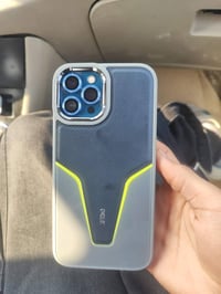 ١٢برو ماكس مبدل شاشه اصليه وبطاريه ولضهر مكسور ومغلفه جهاز حلو ونضيف م...