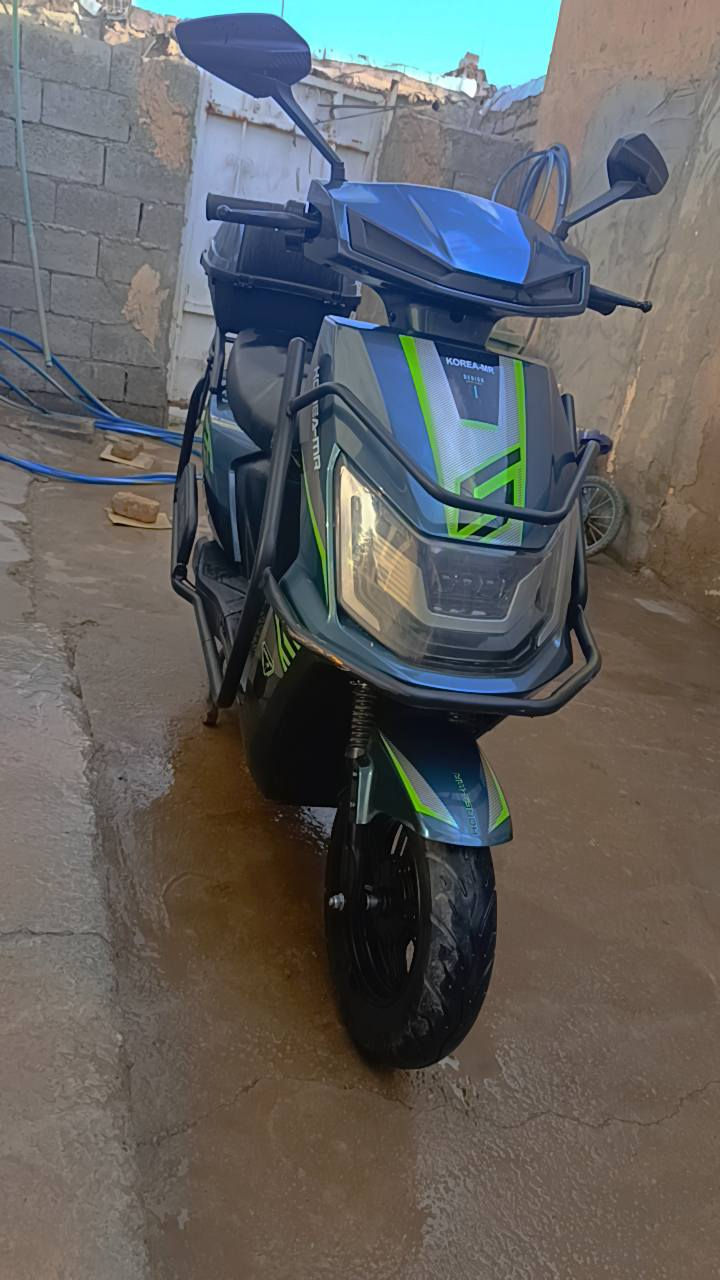 السلام عليكم ... أقر المنشور قبل لا تتصل وحياك الله ... دراجه كهربائيه ..KOREA-MR Umber Super ... دراجه زيروو... وضع وكاله ... تشغيل بصمه وسويج وجهاز مانع سرقه وتشغيل عن بعد ... اطارات أمامي خلفي جوبلس دسك امامي خلفي..سستم درع -260-D...حجم الملف- 2000Wواط - 72 Vفولت ...32A ـ أمبير...عدد البطاريات ـ 6 مسطرة وكاله وينلي..... سرعه 100 تقطع مسافه أكثر من 60 كيلو بالشحنه الوحده....شاحنه اصليه تدعم الشحن السريع والايقاف الذاتي عند الامتلاء البطاريات.. ملحقات خوذة.D.Y.T.K...بوكس خلفي فايبر كلاس.. وهذا رقمي*********** والسعر خاص
