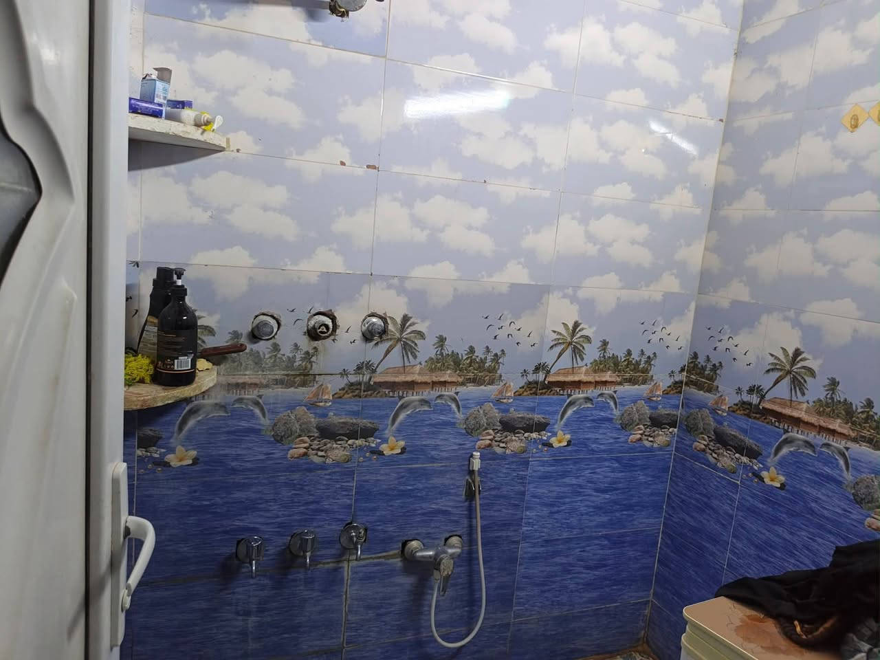 سلام عليكم 

بيت للبيع بصوب الخسف 

شارع الأمام علي ع 

المساحه 120م
للأستفسار على الرقم الأدنى ***********
