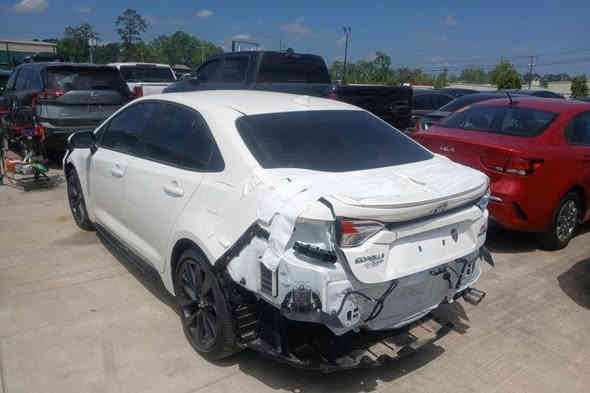 السلام عليكم  كورلا  اس اي فول  ها يبرد  موديل 23 وراد  أمريكي بدون صبغ بدون اي تبديل  بدون ايرباك ماشيه 35 الف مايل رقم  بغداد انكليزي   سعر  165  ***********
