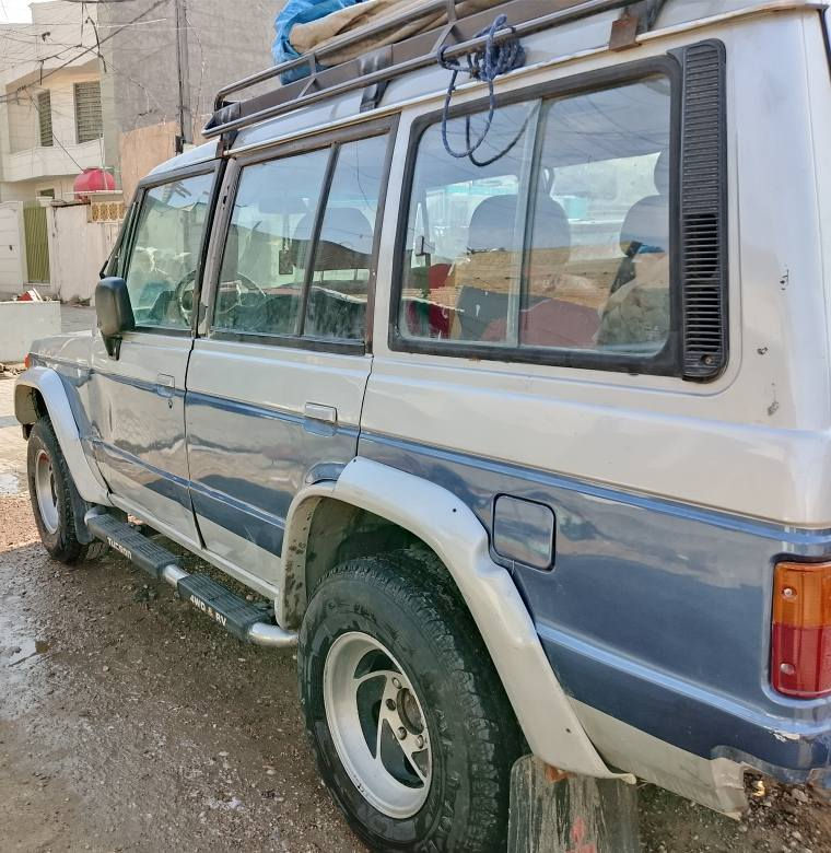 باجيرو مديل1990محرك نظيف بطة اثنين ونص و كير أوتماتيك حاوية حداية نظيفة  كشر السيارة مصبوغ حزام للجمالية السيارة باسمي رقم ذي قار انكليزي مشروع وطني . العنوان بغداد مدينة الصدر .
السعر 36  رقم الهاتف ***********
