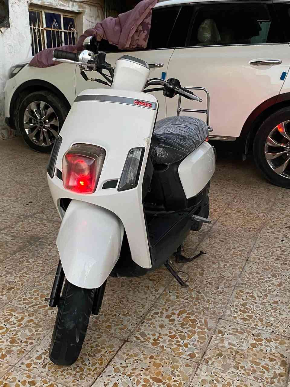 بوليس مسطرة للبيع ما بيها اي نقص مكينه خرسة مفتوحه مرة سعر ٦٥٠  رقمي ***********
