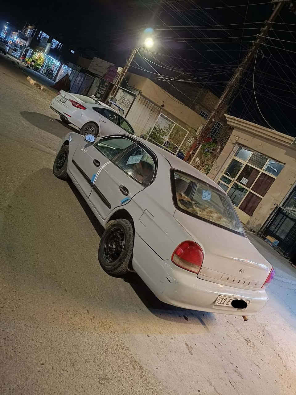 السلام عليكم... سوناتا ٢٠٠١ محرك ٢٠٠٠ كير عادي مصبوغه عام اثر جراد السعر ٤٥  وبيها مجال للشراي..***********
