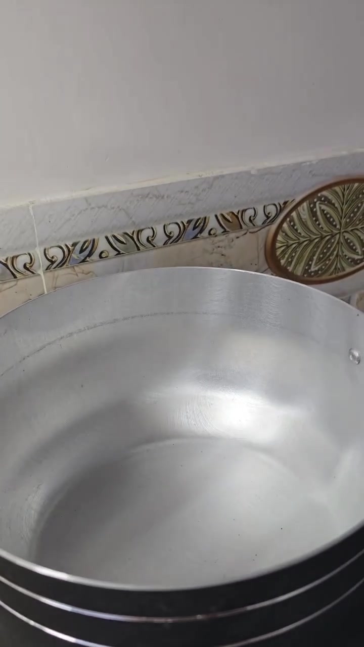 سيت گدر يتكون من خمس قطع گرانيت أصلي ثقيل من الداخل فافون أصلي 🍲🥘 
يتوفر توصيل لجميع محافظات العراق 🇮🇶❤


**إذا كنت صاحب هذا الإعلان وتريد حذفه لأي سبب، رجاءا أرسل رسالة إلى الدعم الفني**