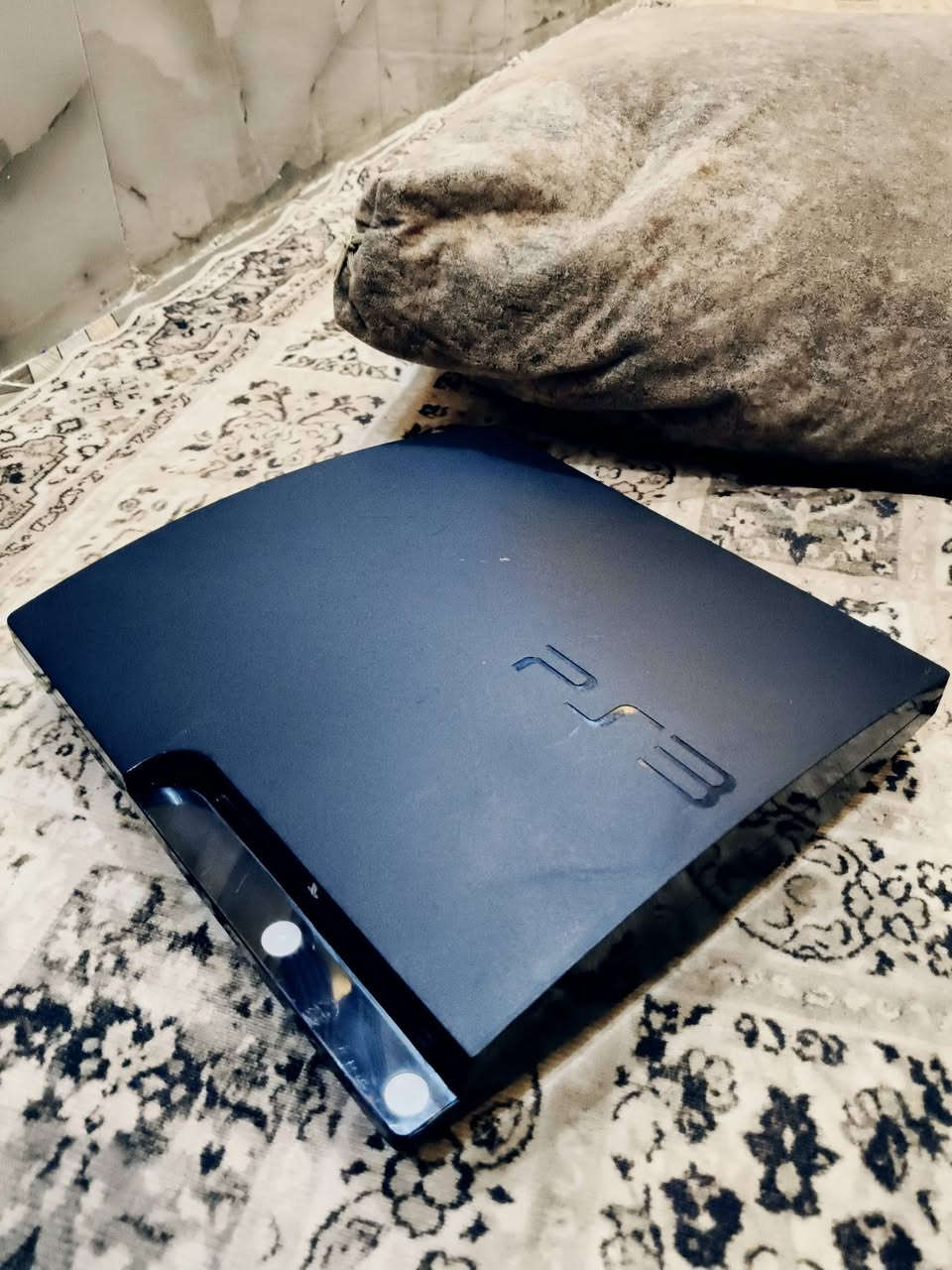 يا جماعة شوفوا هالفرصة ما تتعوض! 🤩 بلايستيشن 3 نظيف جداً وكأنه جديد، راح تدعولي لما تاخذوه! 🎮 يجيكم محمل بـ 7 ألعاب خرافية: GTA5، GTA San Andreas، بيس، Minecraft، مصارعة، سيارات، و God of War 3! 💥 لا تفوتوا هالتحفة، للاستفسار اتصلوا على ***********! 📞

