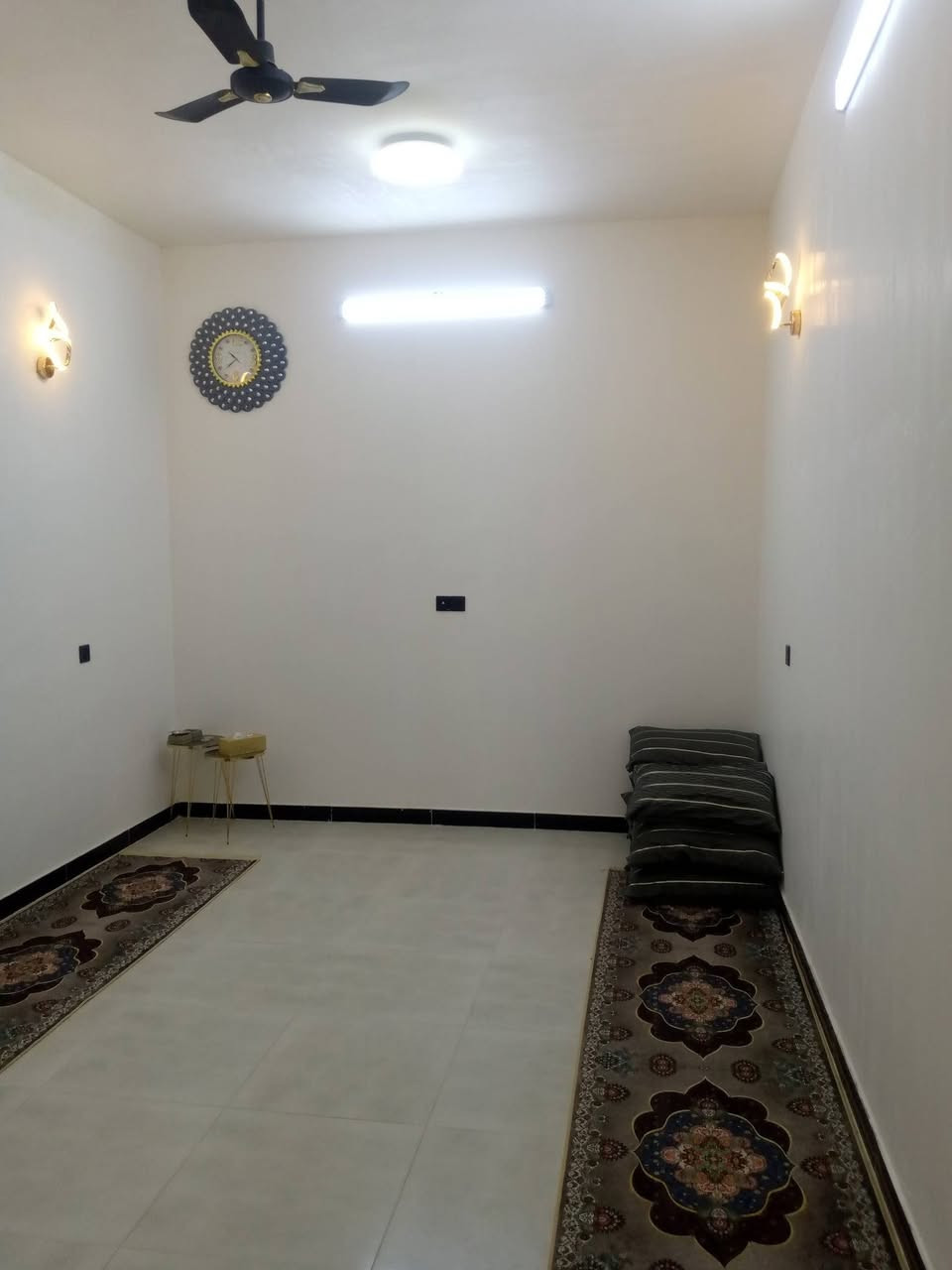 السلام وعليكم بيت طابق واحد جاهز لبنا درجه اولى لبيع 
الموقع حي التراث 

مقاطعه3/10 قرب مدرسه لاحسان 
الاستفسار ***********
