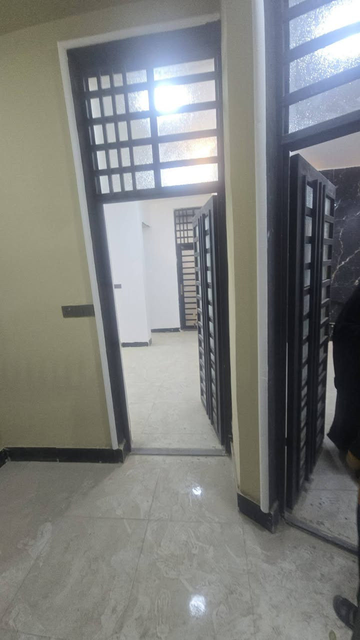 ✅ طابو زراعي سند 25 بقرار محكمة باسمك ✏️
🧱 بناء طابوق سقف صب 🧱
💡 كافة الخدمات متوفرة: ماء، كهرباء، تبليط،  💡
🏦 الموقع: بلنجف،  ملحق حي ميسان 
🛌 غرف نوم: 2 + صالة + مطبخ + صحيات بالداخل والخارج + استقبال
عمود 110يبعد عن شارع كربلاء 150متر 
☎️ للاستفسار ***********
