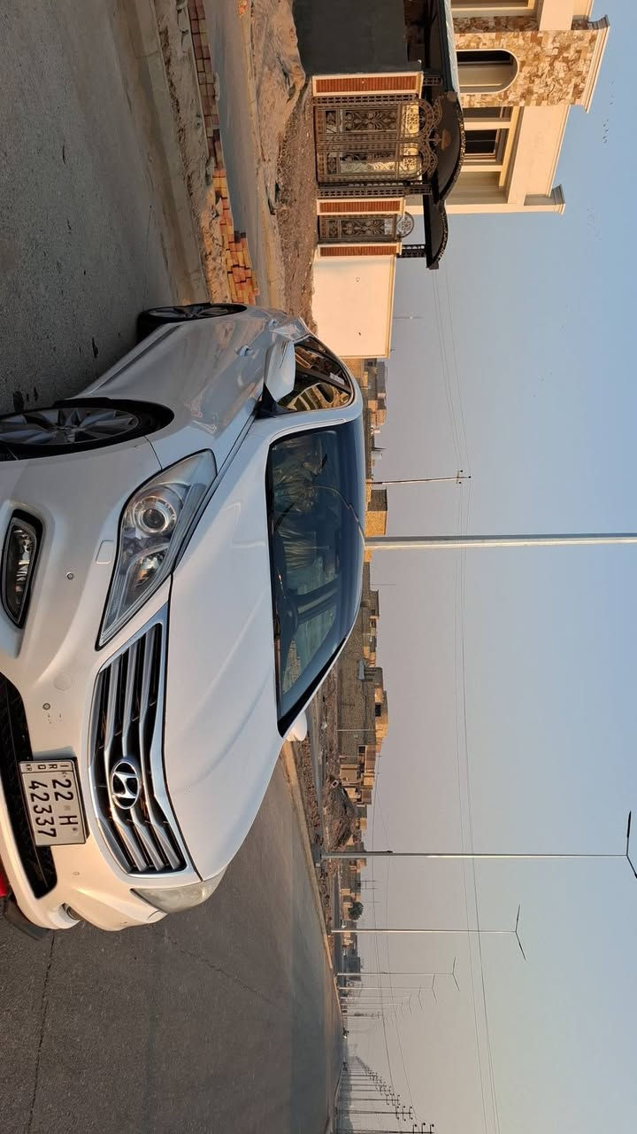 ازيرا مديل 2014 لون ابيض سعر 155 
محرك 6سلندر  حساسات أمامي وخلفيه  تبريد قطعتين  
هاندابريك كهرباء  نظام Auot hold   مانع انزلاق 
كراسي الأمامي كهرباء كامره خلفيه 
برده خلفيه كهرباء  برده جانيبه 
تشغيل بصمه  
بانوراما 
بصمة ابواب 
لايت كهرباء  
بانوراما   زراك لايت 
[ تبديل قبق الصندوق  فقط بدون حادث  رقم الاستفسلار ***********
