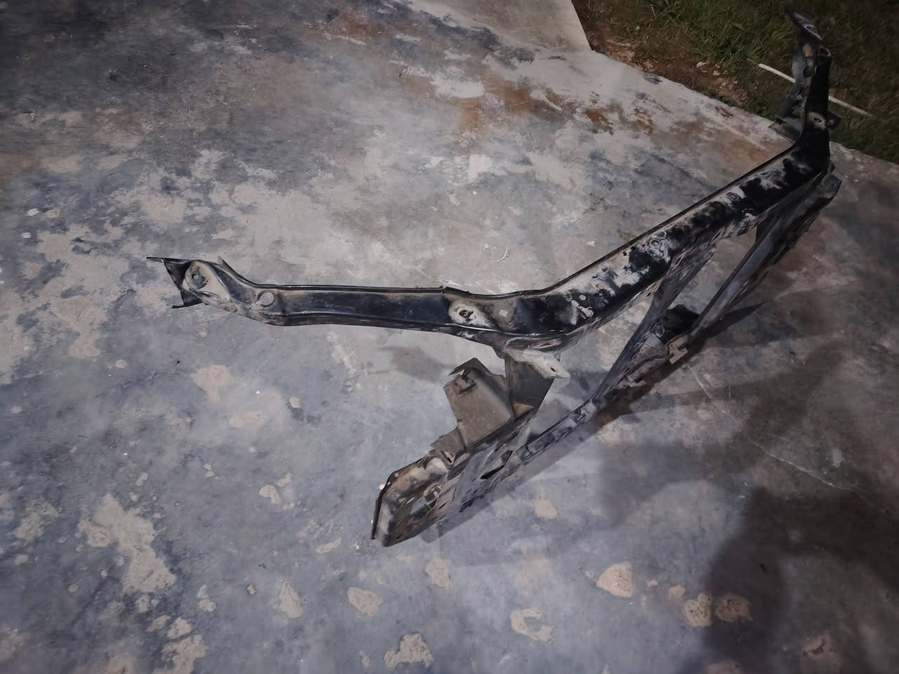 سلام عليكم 
غراض النترا لبيع
بنيد ابيض خليجي اصلي مال شركه بي ضربع كد شبر 
بدنه 
مازده جهت اليسر 
بلاجكتور جهت اليسر
لبيع بسعر مناسب 
مكاني بغداد غرب بسمايه 
***********
