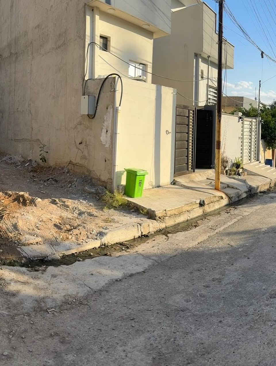 السلام عليكم 
قطعة ارض للبيع بسعر مناسب
📍موصل / حي العربي قرب جامع الشهيد حسن
♦️مساحة 100 متر 
♦️واجها 5 متر 
♦️اتجاه غروب 
للاستفسار اكثر مراسلة الصفحه او الاتصال
علق ب تم يصلك السعر عل خاص 
نستقبل كافة العروض العقاريه عبرة الواتساب او رسلونا نجي احنا انصورها 
للاتصال ☎️☎️☎️☎️☎️
📱📞***********
📱📞***********
زرونا موقعنا الكائن موصل سايدين حي البعث

