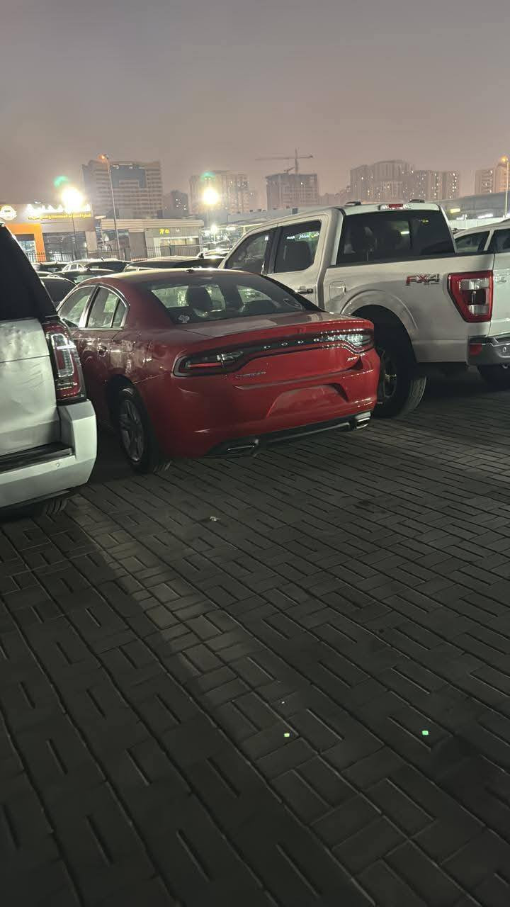 السلام عليكم اخواني جارجر موديل 18 دخول ضباط حادث جاملغ وبنيد السيارة جاهزة دواخل جلد احمر شاشة كبيرة حساس ماشيه 36 الف السيارة جاية بالطريق للبيع فقط السعر 215 وبيها مجال قليل الاتصال على الرقم ***********/***********
