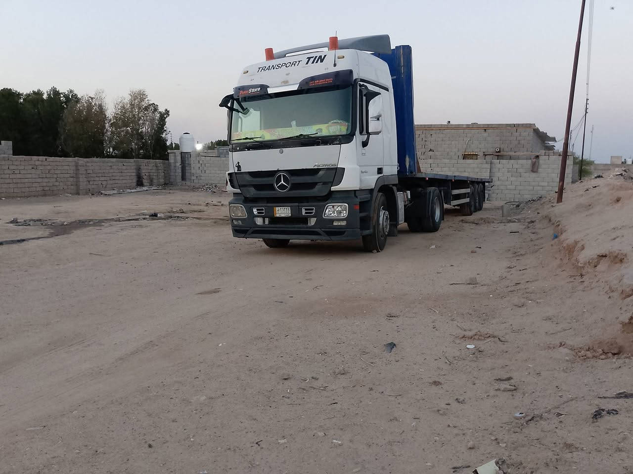 سلام عليكم  لفينيه للبيع رقم بصره ترهم مروس بيع علفحص رس وعربانه بسراس ترهم سعر 190وبيه مجال  رقم رعيه *********** مكان بصره سفوان
