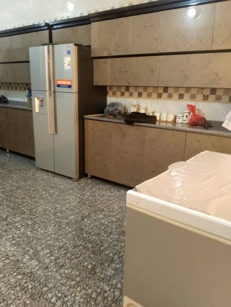 بيت للبيع مساحة 225م طابو زراعي تحويل مباشر 
بناء حديث صب كونكريت طابقين 
الطابق الاول 
2 غرف نوم استقبال مطبخ صالة صحيات داخلية وخارجية منور عدد 2 
الطابق الثاني غرفتين نوم صالة صحيات 
الموقع الجمعية الزراعي قرب حسينية سامر نوري 
البيت على الشارع العام
***********
للاستفسار اكثر مراجعة مكتب الورد للعقار قرب فلكة الساعة مجاور مكتب الجزيرة مقابيل مركز الشباب
