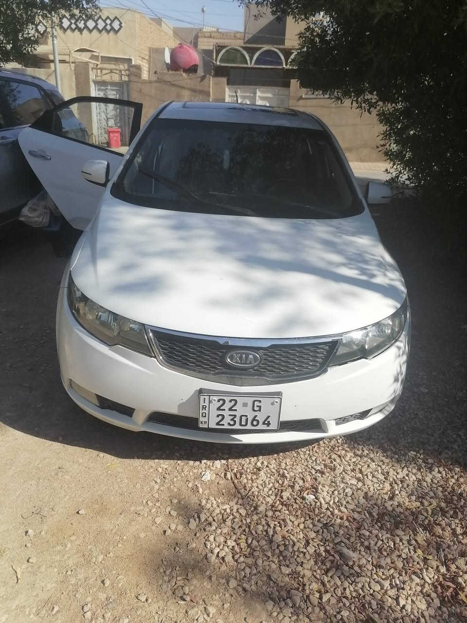 سيراتو موديل ٢٠١٢ رقم أربيل دولي  فول فتحه شفتات تبريد ثلج   عده   البصمه التفاصيل بالسونار بيع عوزه ترتبات قليله  سعر ٨٧ مكان السياره بالنجف للستفسار ***********
