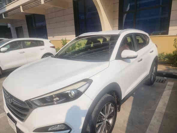 توسان ٢٠١٧ رقم بغداد مشروع وطني
ماشية ٦٦ الف السعر ١٧٥ ورقة بيها مجال 
مكاني بغداد المنصور 
رقم الهاتف ***********
