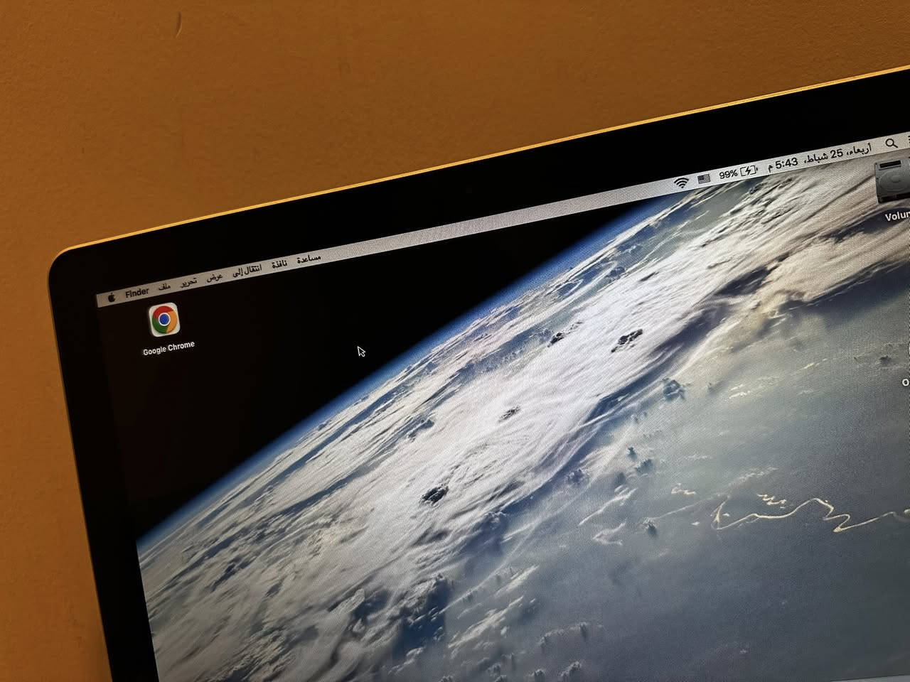 السلام عليكم
ماك بوك برو للبيع 
الجهاز نظيف 
ذاكرة 1 تيرا قابل للتطوير 
الرام 4 قابل للتطوير 
حجم الشاشه 13 انج 
شاحنة الاصليه موجودة ويا 
بطارية 38 دورة 
(السعر 250 الف) و بي مجال 
(مكاني بغداد حي الخضراء )
رقمي ***********
