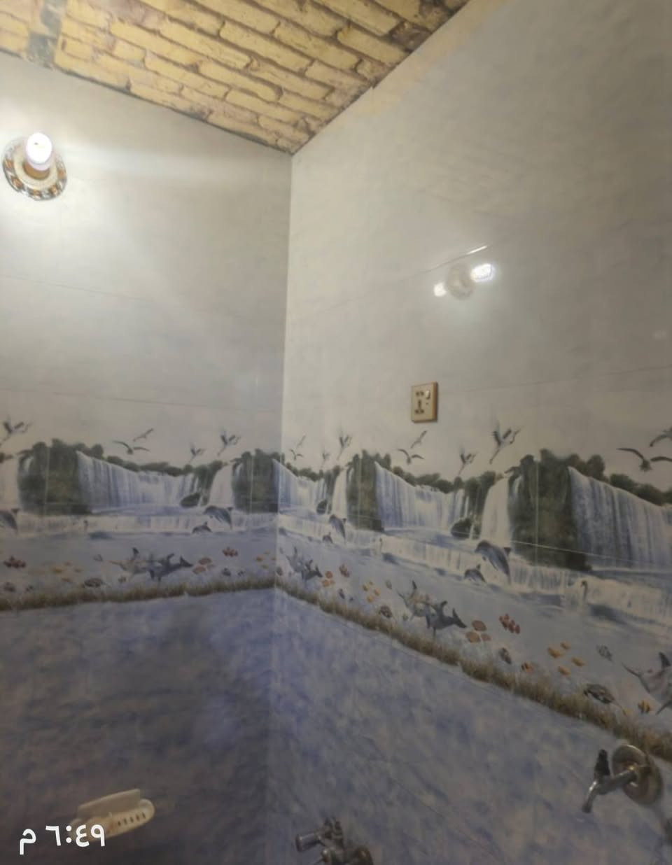 للبيع  دار سكن 100 متر. زراعي سند 25  غرفه  صاله استقبال مطبخ صحيات  داخليه وخارجيه. البو جاسم قرب الملعب ومولدة عامر السعر 21 الاستقبال خاص او   الاتصال ب ***********
