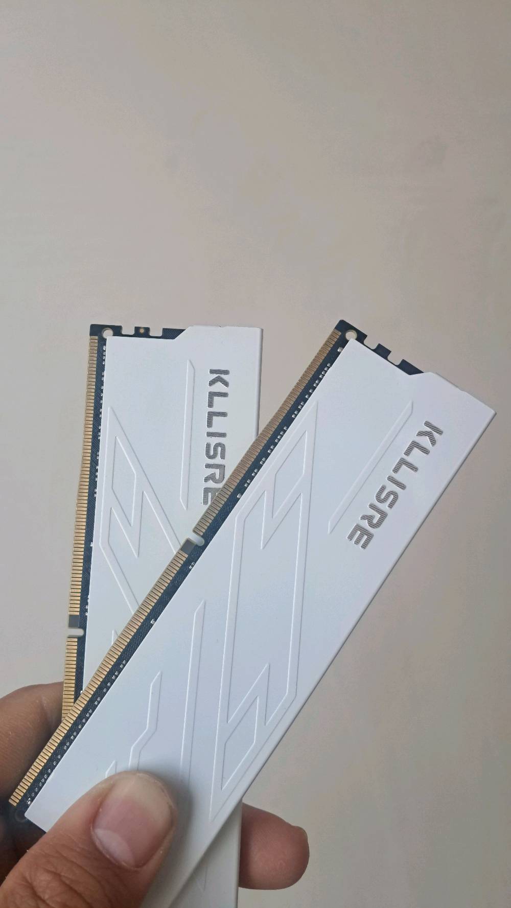 رامات ddr4 للبيع 
Cl22 3200MHz 
واتس اب 
***********