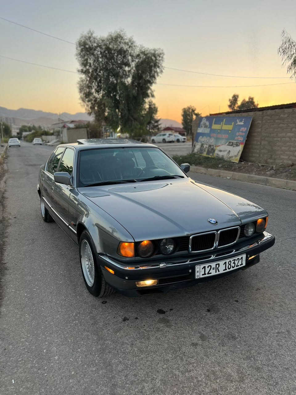 اخوان سيارة بلادية مابيها برغي مفتوح موديل 93 730(8)
ولامعمرة 

سيارة بوند صندوك بخ اثر تقحيل الباقي بدون صبغ

قطعها كلها بلاد مكفولة من دكة جاكوج 

محرك كير ضفيرة كلو شرط 

غرفتها جلد برده خلفية بلاد 

ستيرن كهرب تبريد تدفئة شرط 

صدر أمامي خلفي كلو جديد 

طخم تاير جديد ويل شعاع بلادي 

لايت دخاني مع بكلايتات بلادي 

سستم غاز ايطالي شادو ب 850$ ضمان 

اخوان سيارة جاهزة من كلشي 

كهربائيات كلو شغال 

ترايها شرط زيرو 

كلشي اكو بالسوك ولاتقيموها بالمعمرات 

وشرط بالحقيقة احلى من التصوير 

رقم نينوى جديد سنوية جديد 

تريد تحويل تريد وكالة بخدمتك 

سعرها 85$ وبيها مجال بسيط 

المامشتري يسمعنا كلمة طيبة وبخدمتكم 

مكان السيارة زاخو 

رقم *********** اسيا

رقم *********** واتساب
