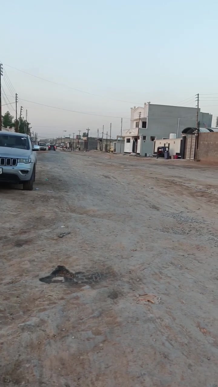 سلام عليكم قطعه أرض للبيع المساحه ٣٣٠ متر طابو زراعي سند ٢٥الموقع سبع قصور شارع المشروع قرب المستوصف شارع ٢٠ إلا ستفسار تصال على رقم الهاتف ***********
