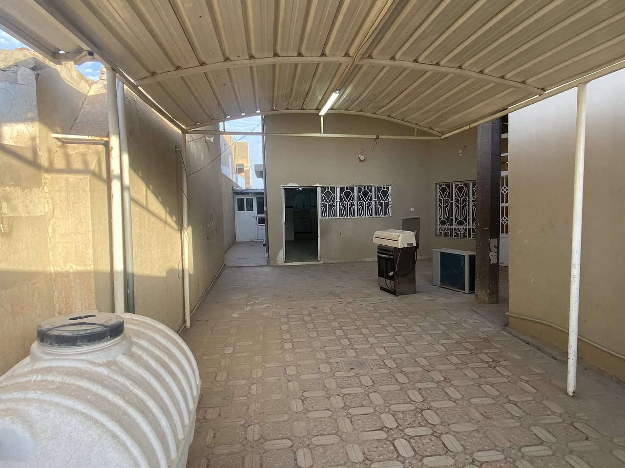 دار للبيع في حي القادسية مساحة 400 متر حرف T

يتكون الدار من محلات وشقه فوق المحلات 

ويتكون من مشتمل طابق ثاني معزول  

واربع غرف نوم مع ملحقات الدار 

وبسعر مناسب 
للمزيد من التفاصيل مراسلة الصفحة او الاتصال 
***********
