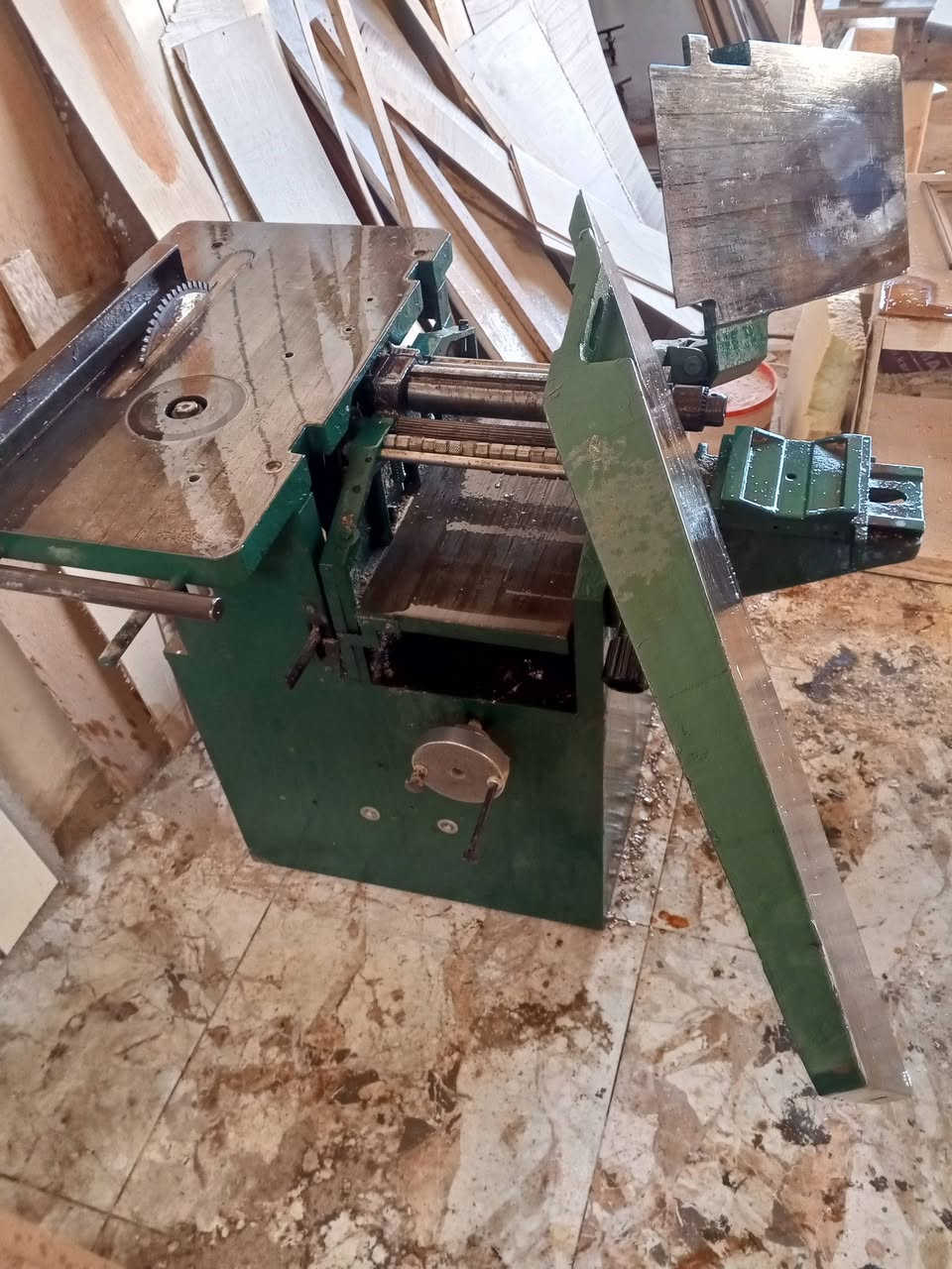 مكينه بلغاري للبيع 
سعر 850
الاتصال على الرقم ***********
ملاحظه مكينه تحتوي على ماطورين سنكل وثري شغاله بس بيهه نواقص بسيطه 
مكان.صلاح الدين
