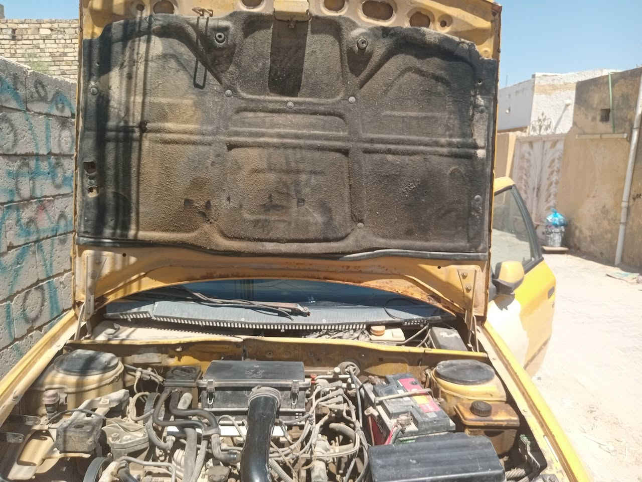 السلام عليكم سمند للبيع في الرميثه السماوه محرك كير شرط سعر ٢٠ وبيه مجال بس مااندل راعيه رقم ***********
