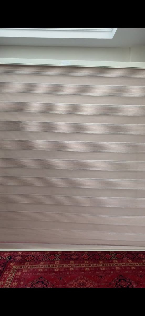 پەردەکان هەڕاج کران 20 هەزار
15 هەزار  20  بۆ 15 یان تیایە
6 پەردە  پانزە  بیست   و 10 شی تیدایە
***********
