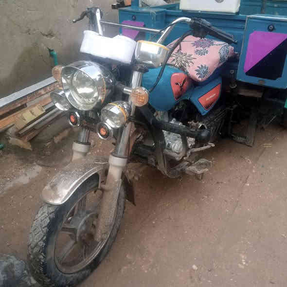 سوتوته للبيع موديل 20 مكينه 25 السعر 1800 وبيها مجال للتوصيل المكان بابل الرقم ***********
