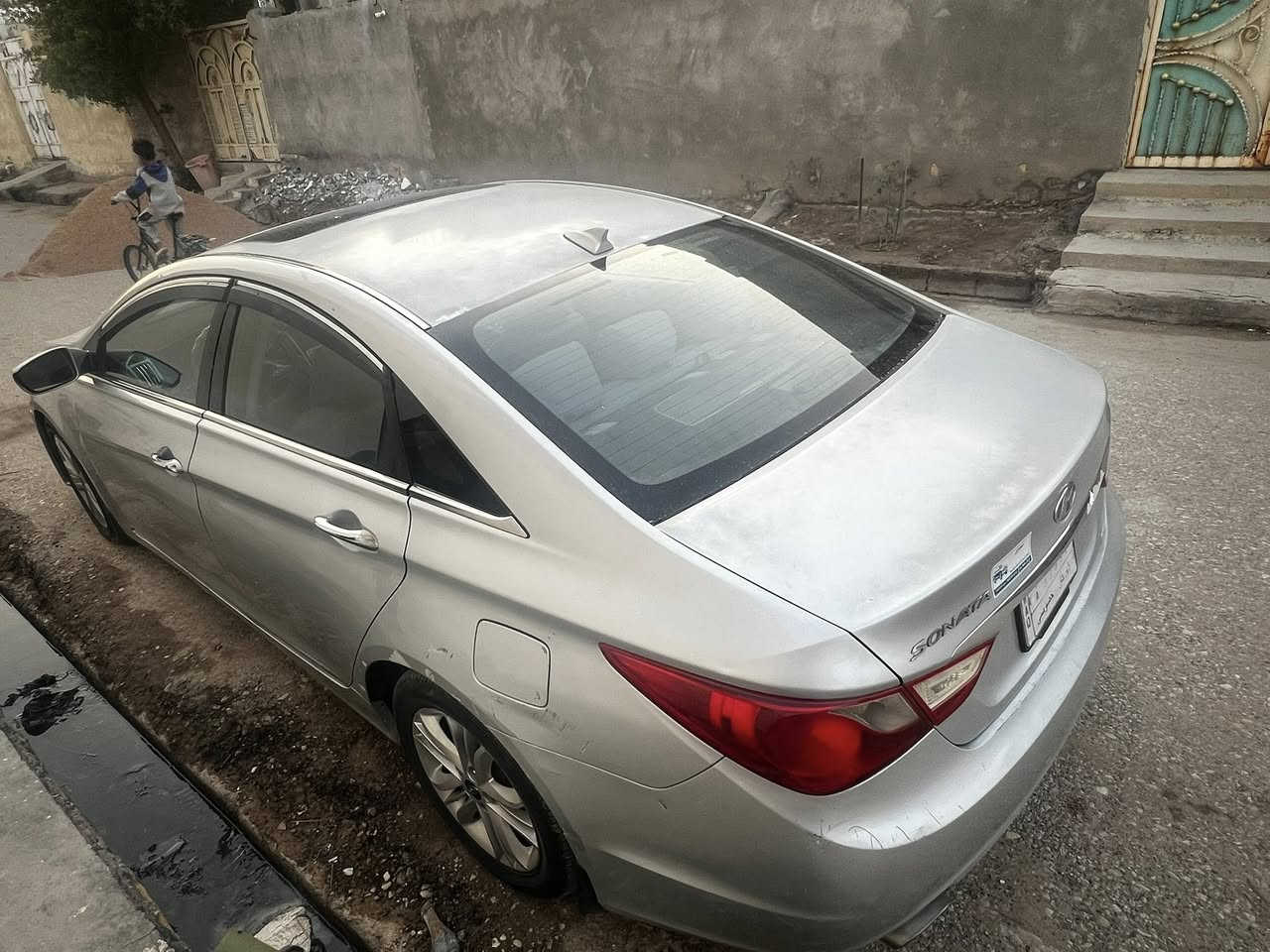 بسك الله الرحمان الرحيم،،،سيارة سوناتة للبيع فول موصفات بصمة فتحة كشن كهرباىي وارد امريكي المديل 2013 العنوان ذي قار الرفاعي شراي انتصال ع هذا الرقام ***********
