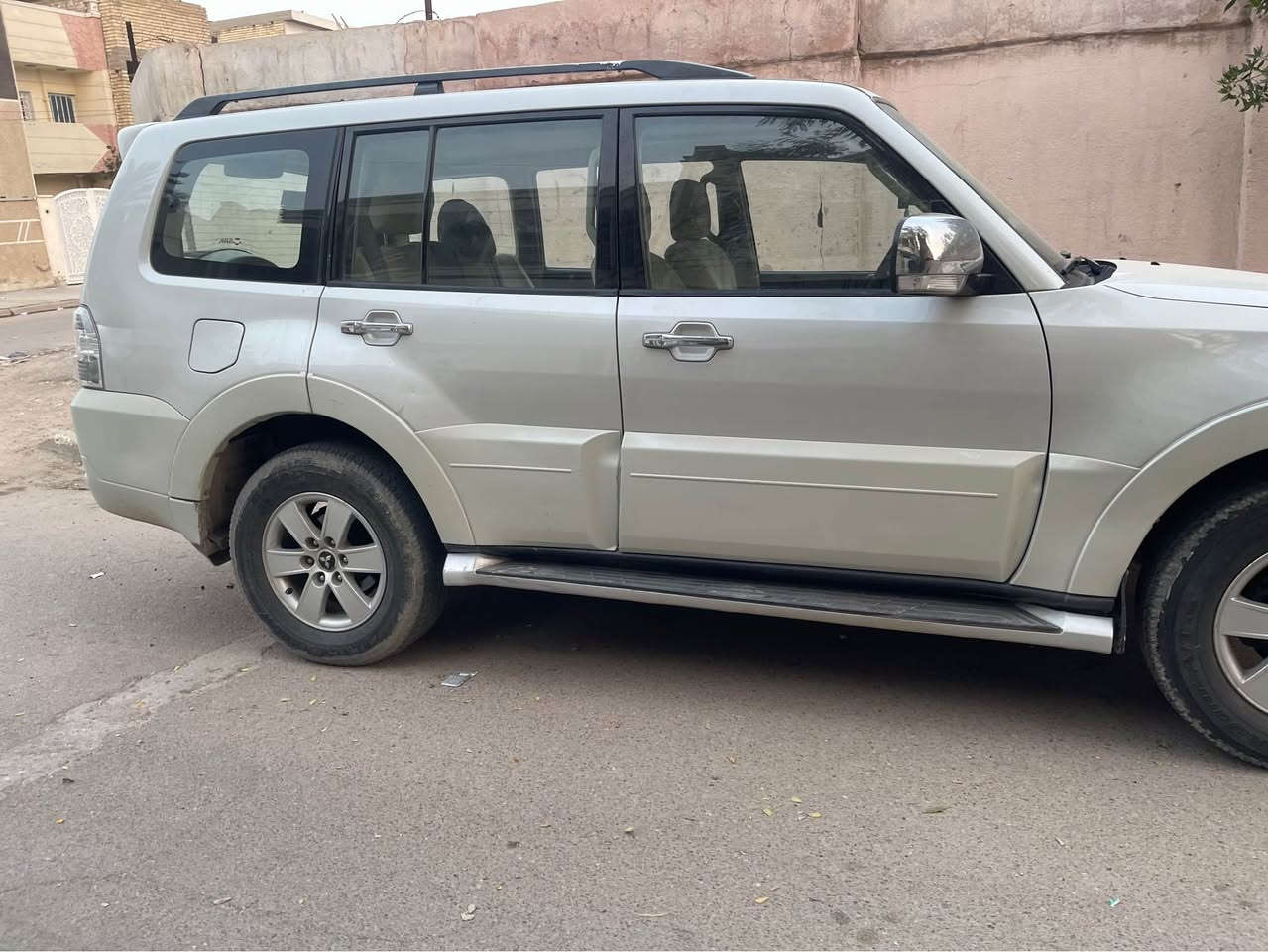 باجيرو ٢٠٠٨
بيها بارد خفيف بس سياره جاهزه من كلشي فتحت سقف
تحكم استيرن 
*********** ستفسار تصل بغداد, العراق
