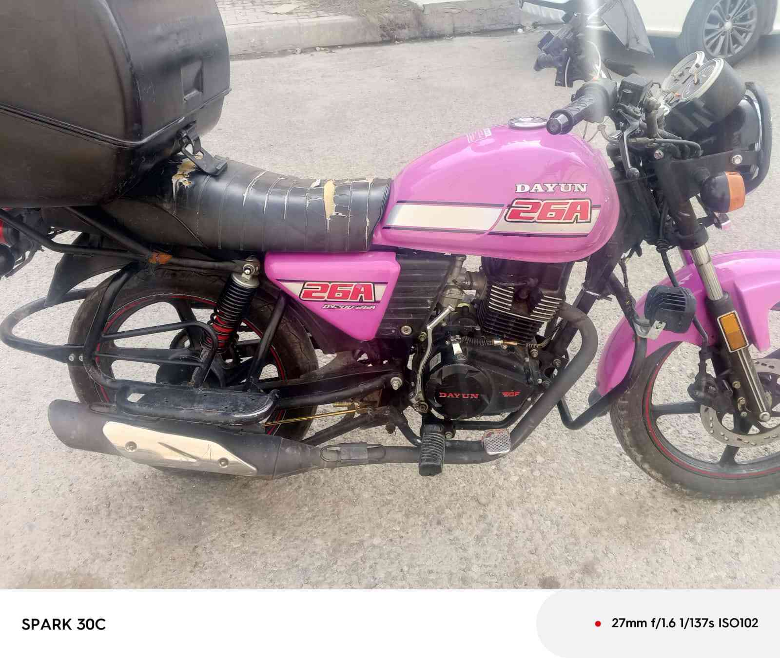 دراجه للبيع العنوان كركوك
رقم او سنويه عندي وكاله بي شرط التحويل السنويه ضايعه 
عندي بيه كتاب فقدان محرك شرط كهربائيات كله شغال الدراجه كله ع ابلادي ما ماشيه هواي السعر مليون 800
للتواصل   ***********
***********
