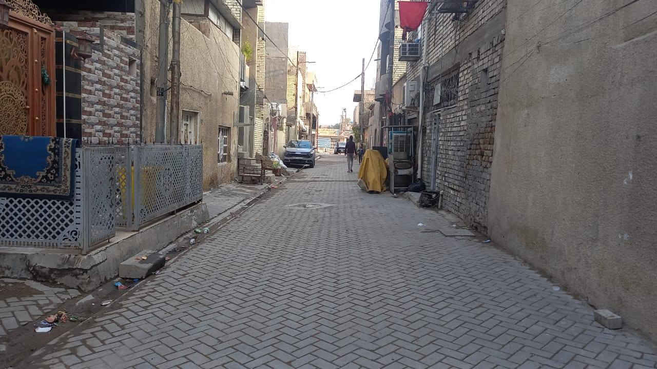 السلام عليكم
بيت للبيع في مدينة الصدر قطاع 19 مقابل مصرف الرافدين او نادي الحكيم قطعة كاملة 144 متر واجهة 8 ونزال 1888

القطاع مبلط مقرنص يبعد عن الركن ٧  بيوت فقط 

الطابق الارضي يحتوي على حوش كبير واستقبال وصالة وغرفة نوم ومطبخ ومنور وخدمات
السعر 180 وبي مجال بسيط

للتواصل *********** واتس اب
