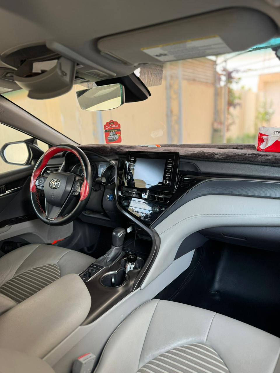 للبيع كامري هايبرد 2022 Se 
واردامريكي

رقم بغداد باسمي 
ماشية 41

ظررها جاملغ وبنيد بدون داخل وبيها بابين شخط ورشيتهن

وارد امريكي 

طخم تايرات جديدة

المواصفات

 Se

محرك 2500 

بصمة تشغيل

شاشة

كامرة

كرسي السايق كهرباء 

حساسات امامي خلفي 

هاند بريك بصمة

3 انظمة قيادة 

الايكو والسبورت والنورمل 

مصابيح امامية زنون 

اوتو هولد 

ايڤي مود 

وباقي المواصفات المعروفة 
السعر تصل وتدلل 
مكان السيارة صلاح الدين بيجي 
رقم الهاتف ‭0787 699 4828
