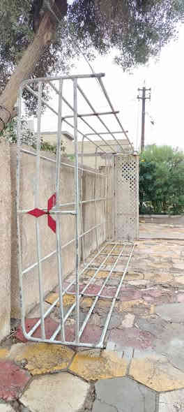 سلام عليكم قفص محجر ملحق كنتر للبيع السعر 300 وبي مجال الاتصال *********** عنوان بغداد البلديات
