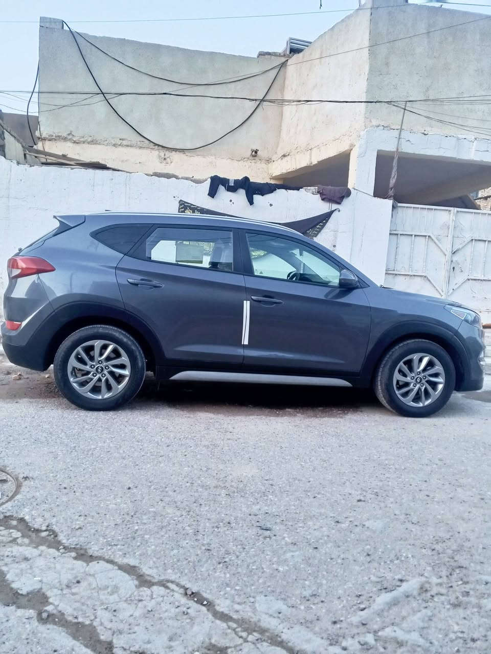 السلام عليكم توسان 2018رقم جديد مكينه2400 السياره ماشيه 100ثاني يوم تحويل مكان ميسان شراي يتصل السعر 138 الشراب بتصل***********
