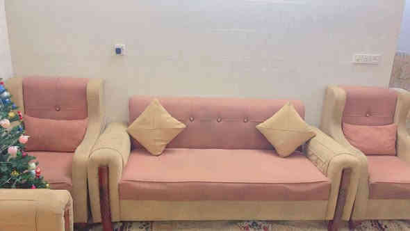 السلام عليكم تخم جديد 
كامل للبيع السعر ٢٧٥ وبي مجال بسيط 
للاستفسار ***********
