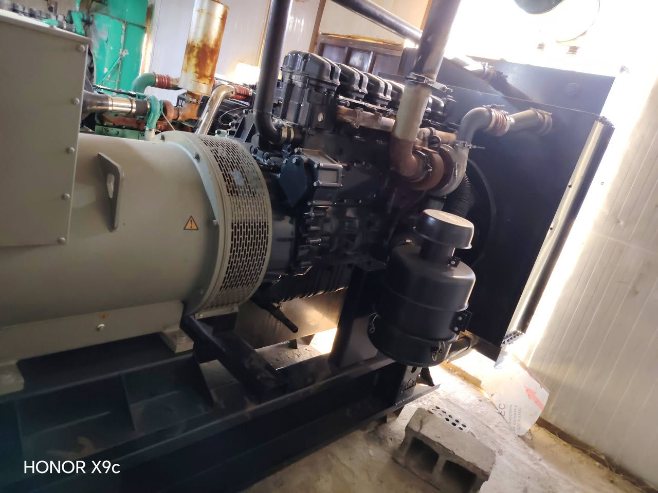 السلام عليكم مولدة سكانية 124بومه لا تبخير ولا تنقيص ٣٥٠ كيفي واحد عل واحد ابلاديه شرط ممفتوحه راديتر حجم كبير 850 900مرتاحه سكانية حجم كبير ٤٠٠   6سلندر تشغيل ذات اتو مولده حاطيها عل احتياط ممشتغله اهواي سعر خاص اذا استفسار عن المولده ***********متواجد واتساب و الاتصال
