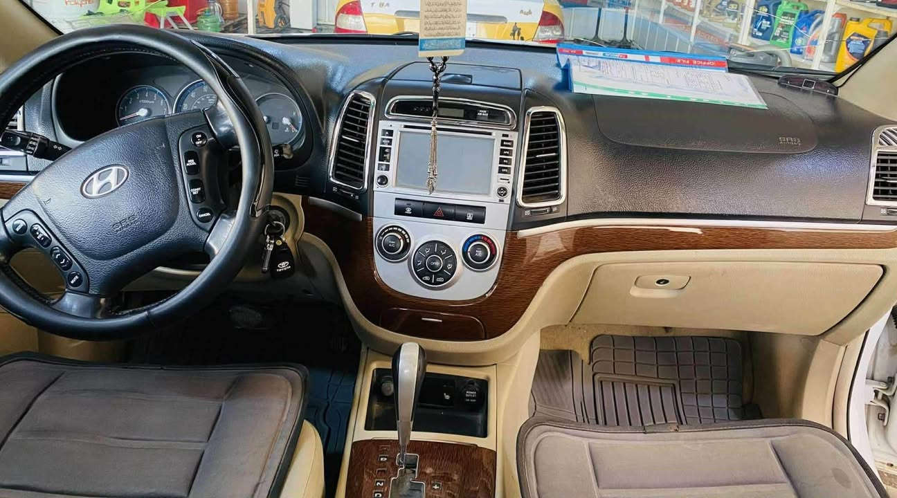 سنتافيا 2007 رقم بابل انكليزي نظيفة بيها جاملغ وبنيد  صبغ بس بدون دواخل  115 وبيه مجال العنوان بابل *********** مكلف بالنشر

