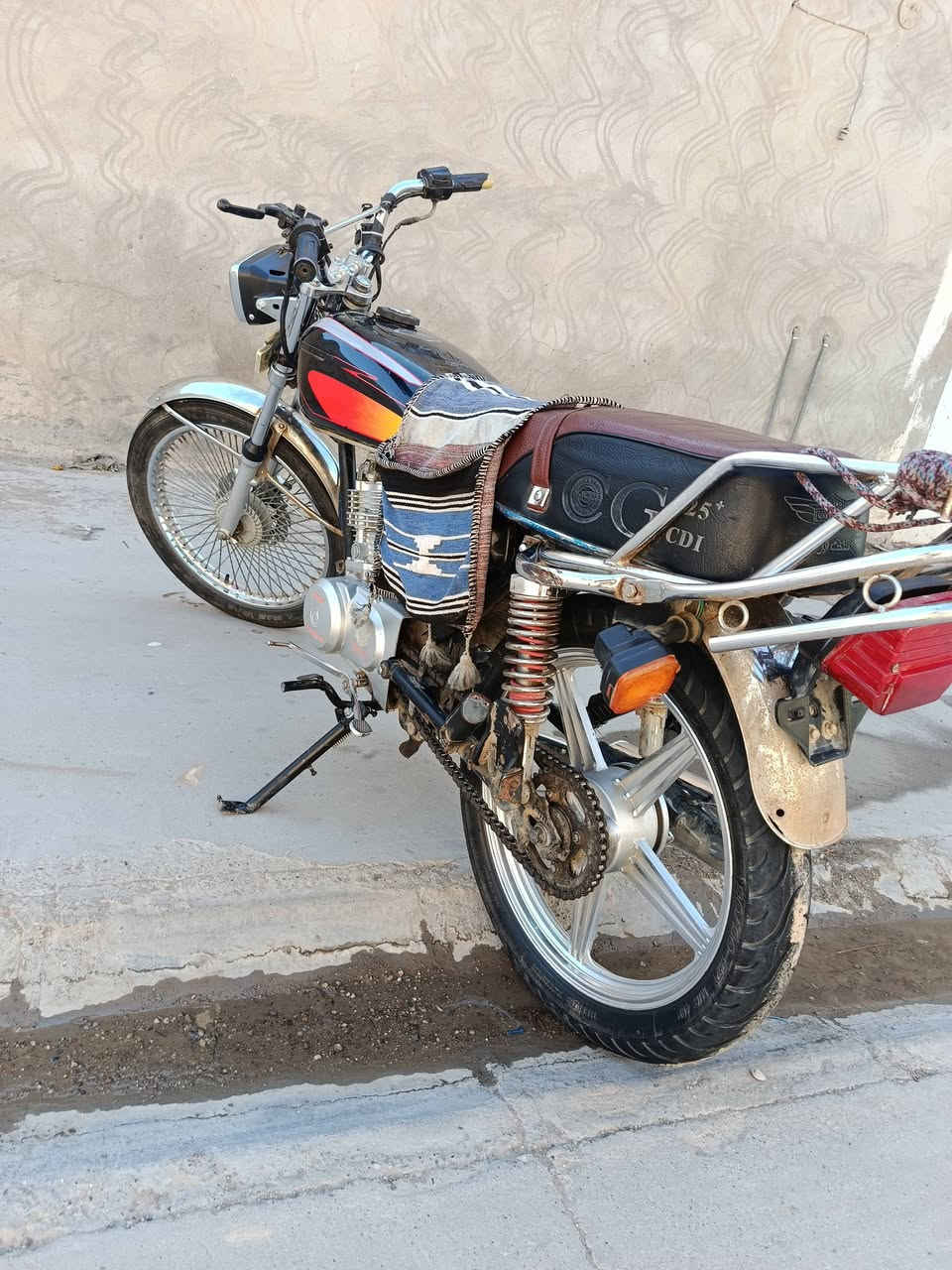 تايكر 22
مكينه بشرط 
شلعه او سرعه شك الكاع 
ترايك للبصره 
تاير خلفي جديد 
ماكنيت جديد 
صفحت كلج جديده 
باتري ستوته جديد 
ستان جديد 
س ع ر 300او بيها مجال للطيبن 
مكاني شهر بأن 
***********
