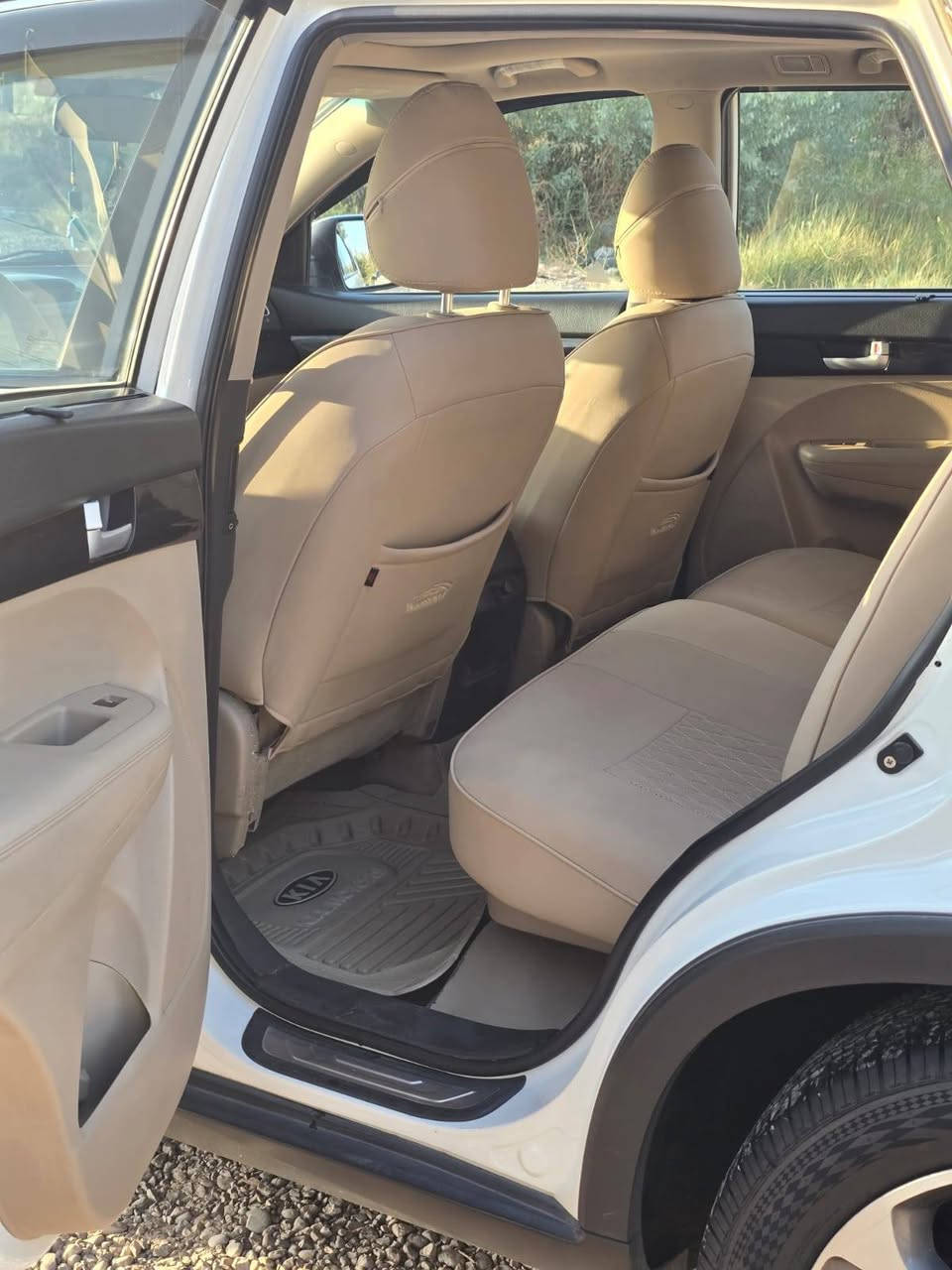 السلام عليكم للبيع كية سورنتو لمتد 2015فول رقم السيارة  بغداد دولي سنوية 2027 مواصفات فول بصمة فتحة بنراما مكينة 3500 ماشية 160الف حساسات دخول ذكي مري شفط 
تخم تاير جديد مكينة اوكير جدد كفالة عامة صدر جديد 
السايرة مال بيت استعمال شخصي السعر 218اوبيهة مجال اوكلشي موجود بالسوك كشنات جدد كاعية جلد 
السيارة فولل كفالة عامة رقم. *********** 
مكاني ديالى. تقاطع الوجيهية
