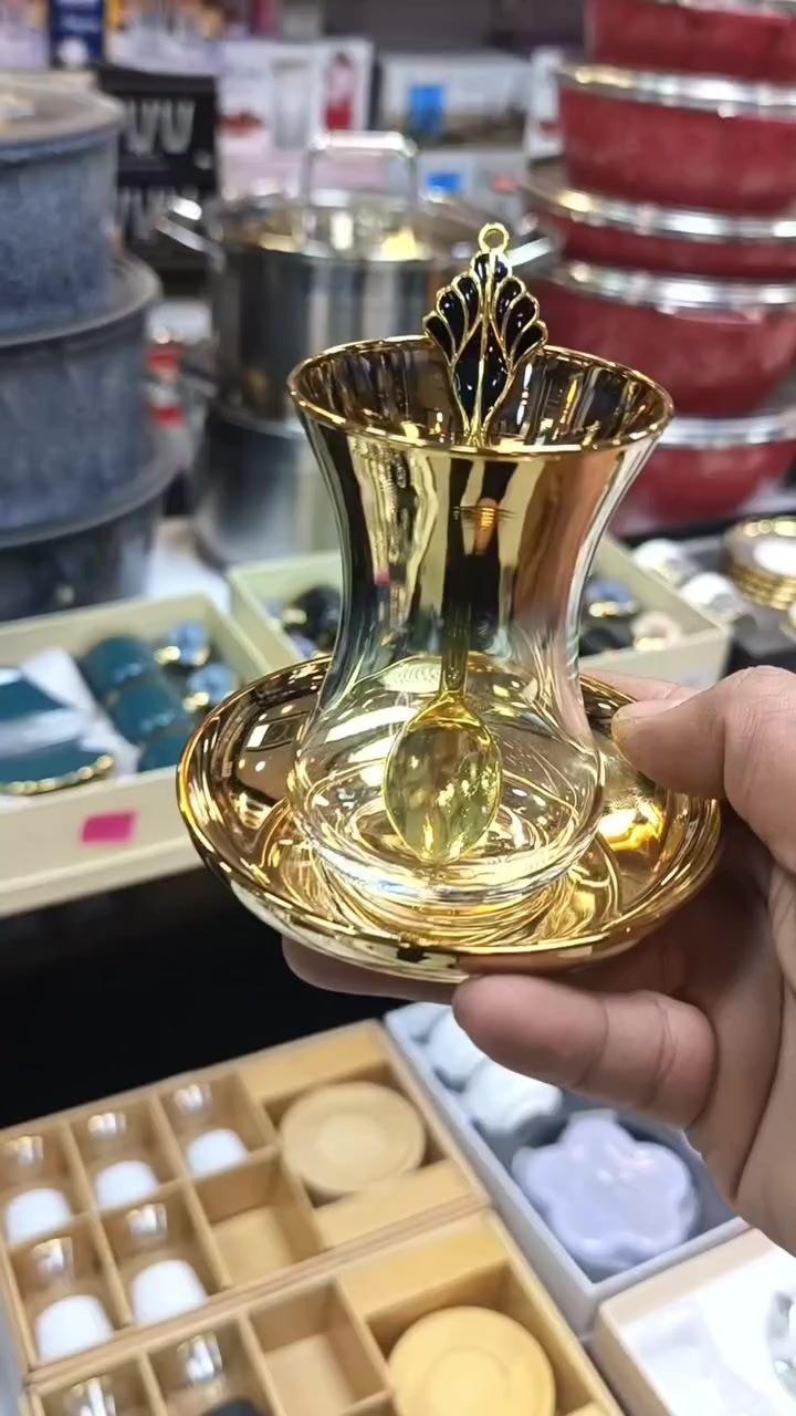 ✨ فخامة الضيافة تبدأ من الاستكان ✨
من أجمل موديلات الاستكان التركي بتصميم راقي وزخارف أنيقة تعطي لمسة فخامة لكل جلسة شاي.
ألوان جميلة ونقوش بارزة تعكس الذوق الرفيع وتخلي التقديم قدام الضيوف أكثر أناقة. ☕
✔️ استكان تركي بزخرفة مميزة
✔️ ألوان جذابة تعطي شكل فاخر
✔️ مناسب للضيافة والجلسات الراقية
✔️ جودة ممتازة واستخدام يومي
خلي شايك ينعاد مرتين… مرة للطعم ومرة للجمال.
#استكان_تركي
#استكان_شاي
#اكواب_شاي
#ادوات_المطبخ
#تقديم_الضيافة


**إذا كنت صاحب هذا الإعلان وتريد حذفه لأي سبب، رجاءا أرسل رسالة إلى الدعم الفني**