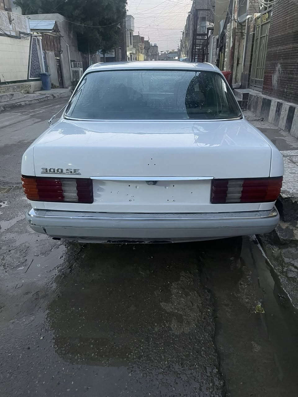 مرسيدس محور بطة 3000 السيارة تعمير جديد بس بيهة نواقص بالكهربائيات سلايد روف شغال كشنات وبطاين البيبان جدد تبريد شغال بس مفصول الكهرباء مالتة سنوية لل 27 مكانهة بغداد الشعلة
***********
