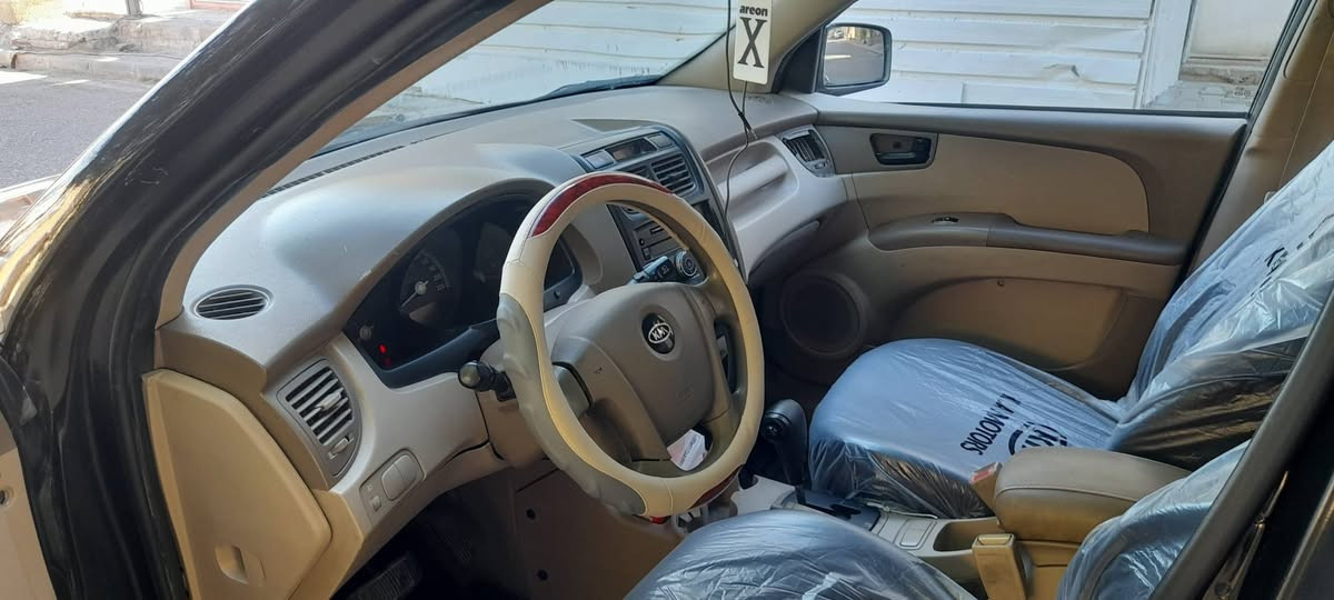 السلام عليكم
سبورتج ١٠ جديده جاهزه من الطول لطول ماعده المكينه بيه قليل بخار السياره بانزين متومه رقم وسنويه بغداد ألماني اصلي وسنويه عضم السعر ٤٣ وبيه مجال مكانه النجف *********** بي واتساب
