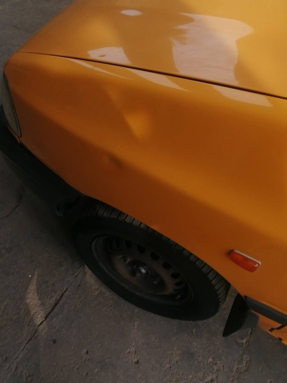 السلام عليكم 
سايبه 2018 تكسي استلام من شركه اسكندريه بأسمي .اسبير منازل مال شركه تبريد ثلج .موظف مو سائق تكسي انا .عليه هيئه وغرامات.مليونين و100 ينزل من سعر سياره 55/باتري كوري  ماشيه 53الف.رقمي معلق يوجد وواتساب فقط للاتصال (***********)
